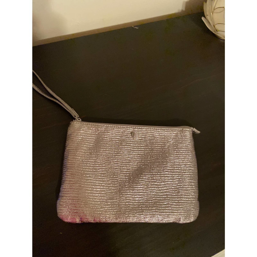 In charge wristlet